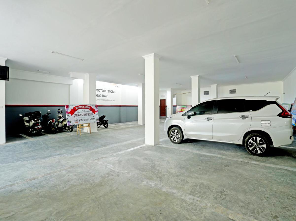 Oyo 90859 Cahaya Guest House Pesanggaran Экстерьер фото