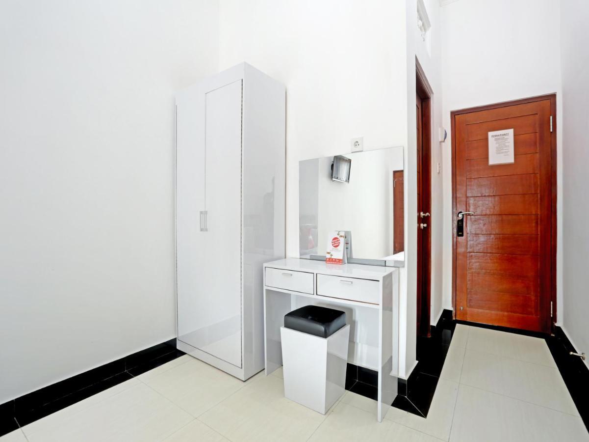 Oyo 90859 Cahaya Guest House Pesanggaran Экстерьер фото